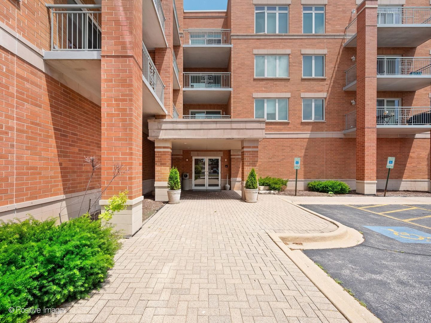 1 S Lincoln Avenue 410