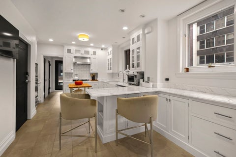 Tiny photo for 222 E Chestnut Street #5B, Chicago, IL 60611 (MLS # 12787040)