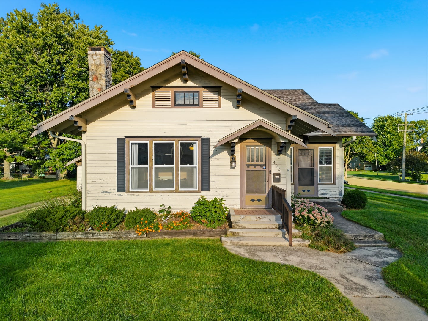 402 N Division Avenue