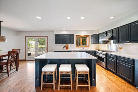 Tiny photo for 565 Jeffrey Avenue, Grayslake, IL 60030 (MLS # 12446456)