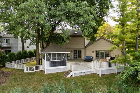 Tiny photo for 565 Jeffrey Avenue, Grayslake, IL 60030 (MLS # 12446456)