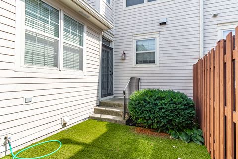Tiny photo for 2460 VIOLET Street, Glenview, IL 60026 (MLS # 12628773)