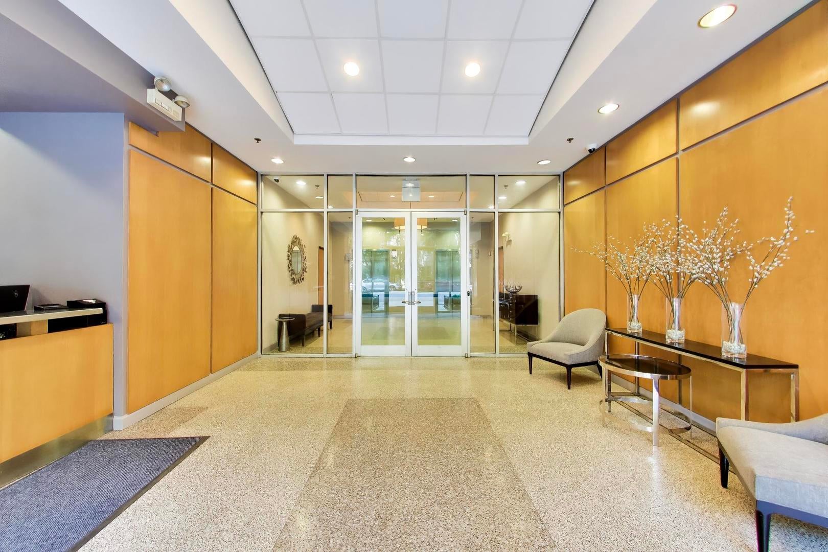 421 W Huron Street 1305