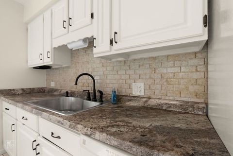 Tiny photo for 717 E Sunset Avenue, Lombard, IL 60148 (MLS # 12427224)