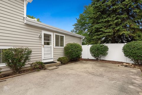 Tiny photo for 717 E Sunset Avenue, Lombard, IL 60148 (MLS # 12427224)