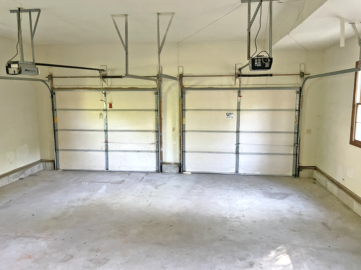 Woodstock, Illinois 60098, United States, 5 Bedrooms Bedrooms, ,3 BathroomsBathrooms,Residential,Active,235678