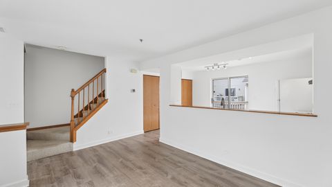 Tiny photo for 309 Emerald Court, Bolingbrook, IL 60440 (MLS # 12600673)