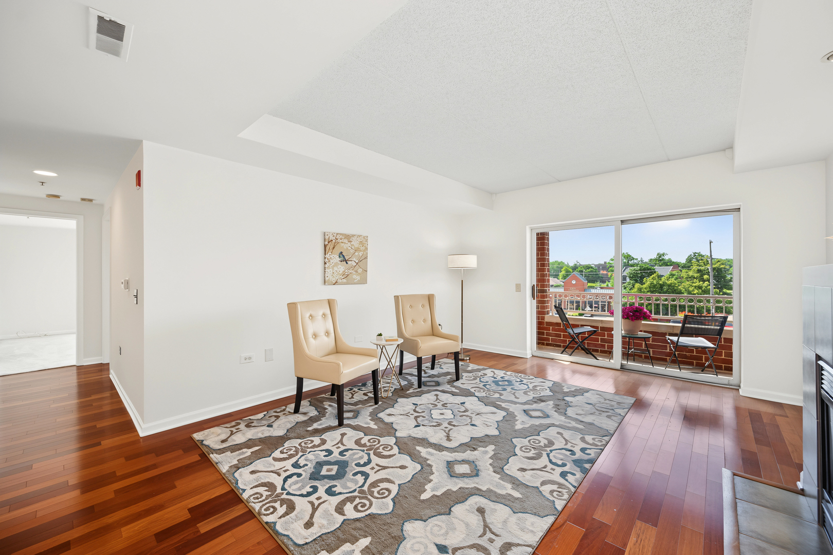 570 Crescent Boulevard 408