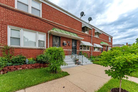 Photo of 939 Bellwood Avenue, Bellwood, IL 60104 (MLS # 12683070)