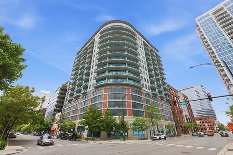 Photo of 340 W SUPERIOR Street #1201, Chicago, IL 60654 (MLS # 12652533)