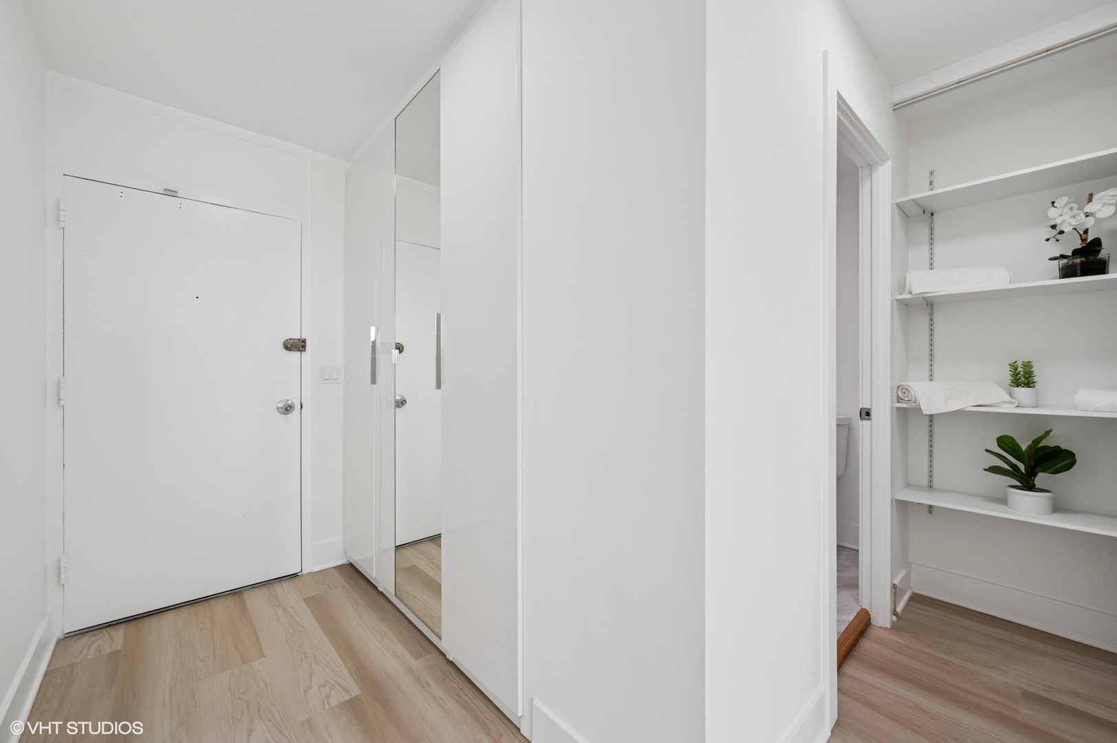 1255 N Sandburg Terrace 503E