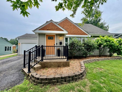 Tiny photo for 922 Cornell Street, Ottawa, IL 61350 (MLS # 12711140)
