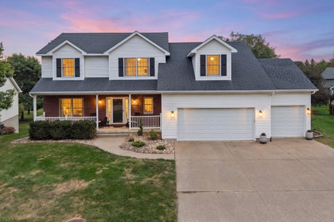 Photo of 1953 Streamside Drive, Bettendorf, IA 52722 (MLS # 12762625)