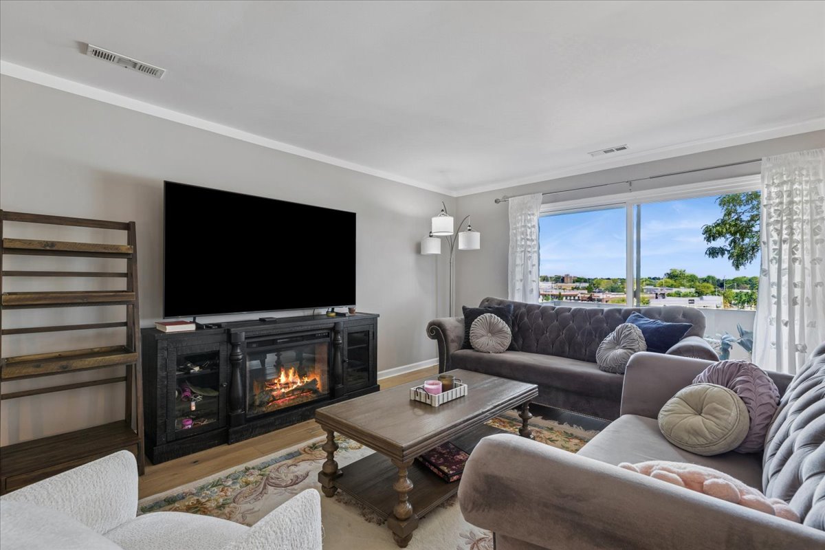 9242 Gross Point Road 402