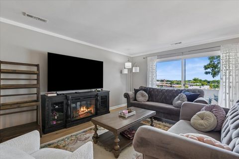 Tiny photo for 9242 Gross Point Road #402, Skokie, IL 60077 (MLS # 12526430)