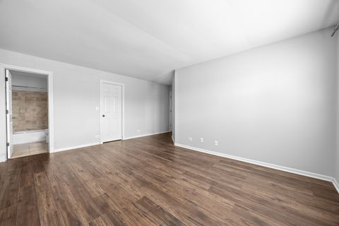 Tiny photo for 383 WEXFORD Court, Carol Stream, IL 60188 (MLS # 12593991)