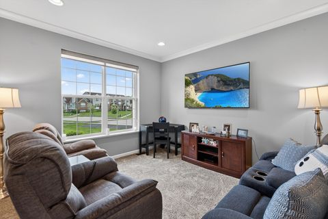 Tiny photo for 1563 Deer Pointe Drive, South Elgin, IL 60177 (MLS # 12648183)