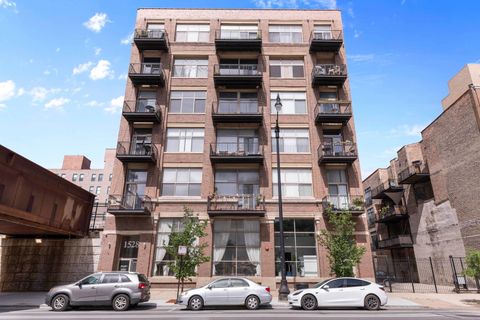 Photo of 1528 S Wabash Avenue #208, Chicago, IL 60605 (MLS # 12524932)