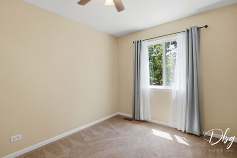 Tiny photo for 319 E Camden Lane, Round Lake Beach, IL 60073 (MLS # 12664402)