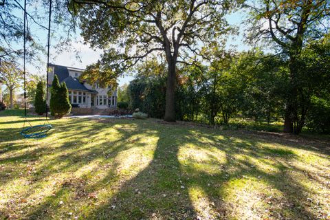 Tiny photo for 11226 Hiawatha Lane, Indian Head Park, IL 60525 (MLS # 12504093)