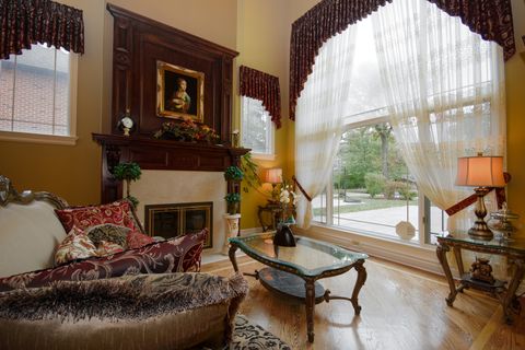 Tiny photo for 11226 Hiawatha Lane, Indian Head Park, IL 60525 (MLS # 12504093)