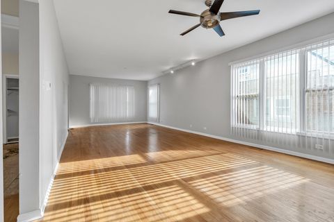 A home in Evergreen Park