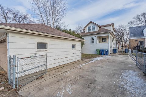 A home in Evergreen Park