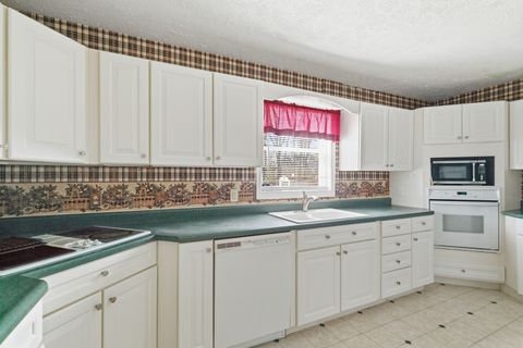 Tiny photo for 3215 53rd Street, Moline, IL 61265 (MLS # 12612087)