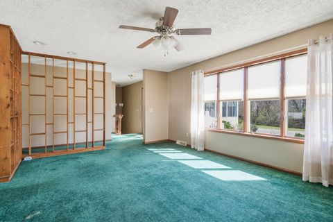 Tiny photo for 3215 53rd Street, Moline, IL 61265 (MLS # 12612087)