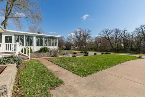Tiny photo for 3215 53rd Street, Moline, IL 61265 (MLS # 12612087)