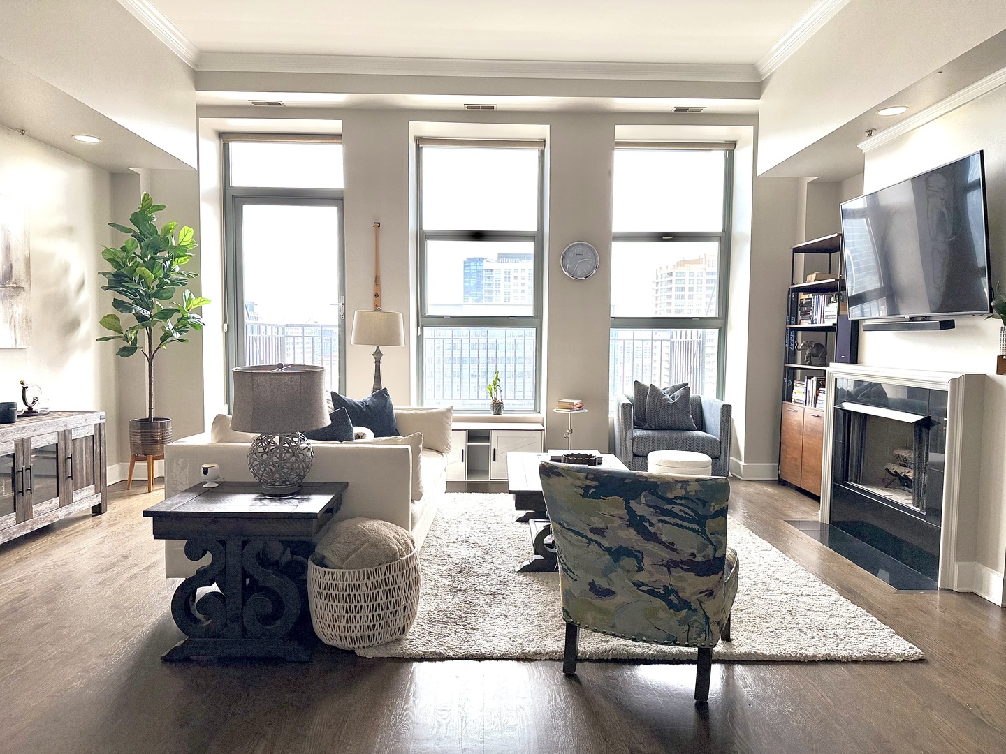 165 N CANAL Street 1404