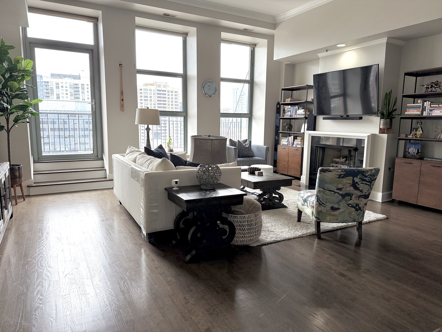 165 N CANAL Street 1404