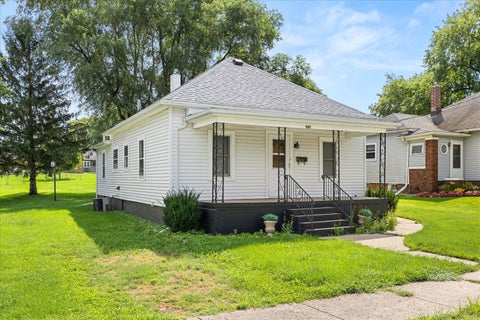 Tiny photo for 907 Johnson Street, Streator, IL 61364 (MLS # 12738378)