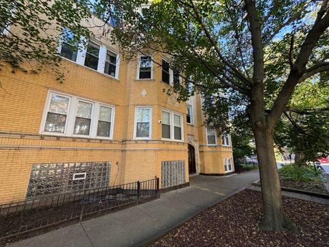 Photo of 2257 W ROSEMONT Avenue #1, Chicago, IL 60659 (MLS # 12511609)