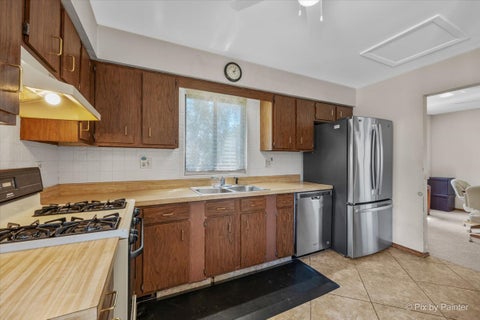 Tiny photo for 20 Wedgewood Drive, South Elgin, IL 60177 (MLS # 12631520)