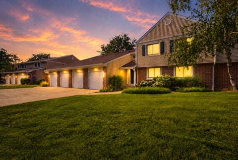 Tiny photo for 938 Hidden Lake Drive #938, Buffalo Grove, IL 60089 (MLS # 12788680)