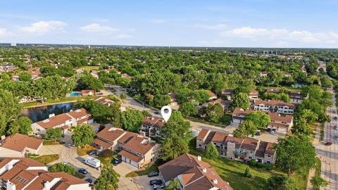 Tiny photo for 938 Hidden Lake Drive #938, Buffalo Grove, IL 60089 (MLS # 12788680)