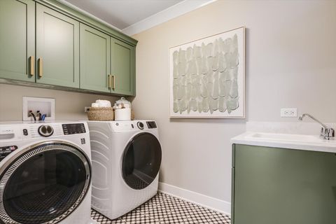 Tiny photo for 140 39th Street, Downers Grove, IL 60515 (MLS # 12674337)