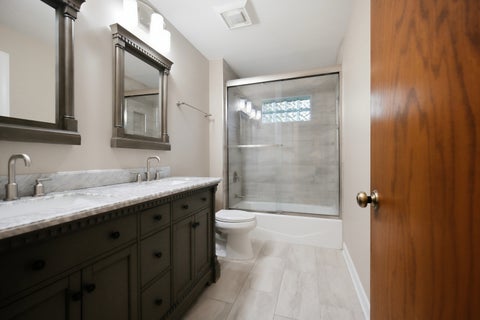 Tiny photo for 172 Hilltop Court, Sleepy Hollow, IL 60118 (MLS # 12729068)