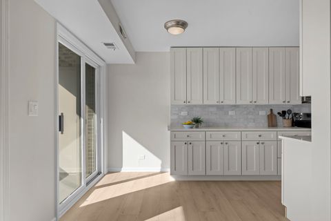 Tiny photo for 1250 Rudolph Road #4F, Northbrook, IL 60062 (MLS # 12560430)