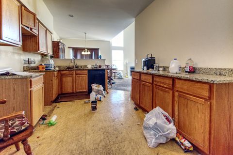 Tiny photo for 16432 Club Court, Crest Hill, IL 60403 (MLS # 12542216)