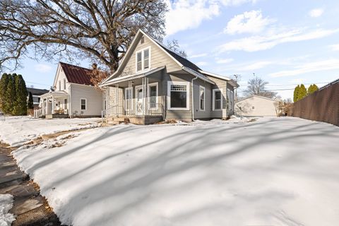 Tiny photo for 1577 31st Avenue, Moline, IL 61265 (MLS # 12535916)
