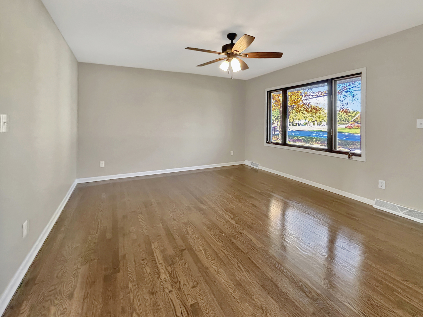 1409 N Seminary Avenue