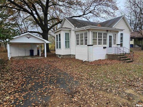 Photo of 207 N 8TH Street, Mt Vernon, IL 62864 (MLS # EB460627)