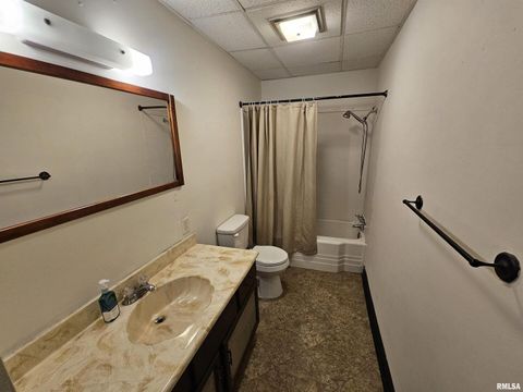 Tiny photo for 207 N 8TH Street, Mt Vernon, IL 62864 (MLS # EB460627)