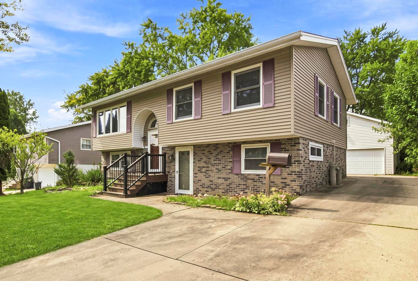 16 Joyce Lane