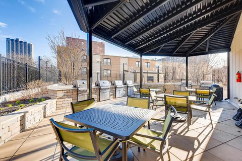 Tiny photo for 3930 N Pine Grove Avenue #514, Chicago, IL 60613 (MLS # 12625393)