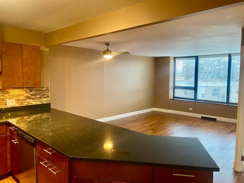 Tiny photo for 3930 N Pine Grove Avenue #514, Chicago, IL 60613 (MLS # 12625393)