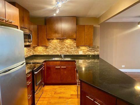 Tiny photo for 3930 N Pine Grove Avenue #514, Chicago, IL 60613 (MLS # 12625393)