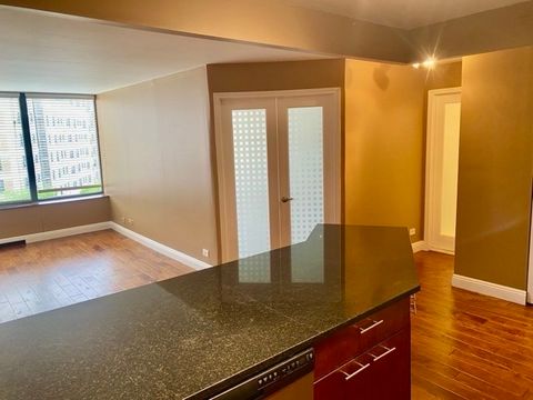 Tiny photo for 3930 N Pine Grove Avenue #514, Chicago, IL 60613 (MLS # 12625393)